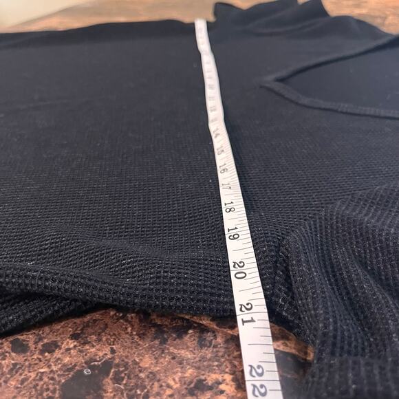 Amazon Short Sleeve Waffle Weave Top - Picture 9 of 9